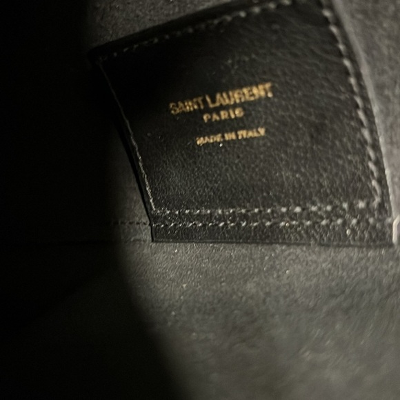 Saint Laurent Black and Gold Tote Bag with Structured Design - Picture 5 of 12